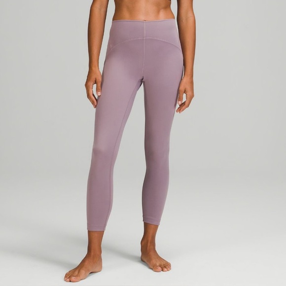 Lululemon InStill High-Rise. Size 4. 25" inseam.Double lined.Excellent Condition - Picture 4 of 6